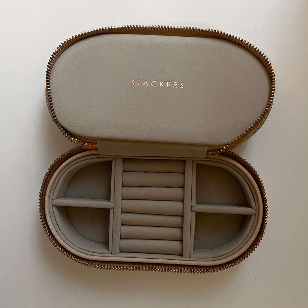 Stackers Blush Oval Jewelry Zip Travel Case